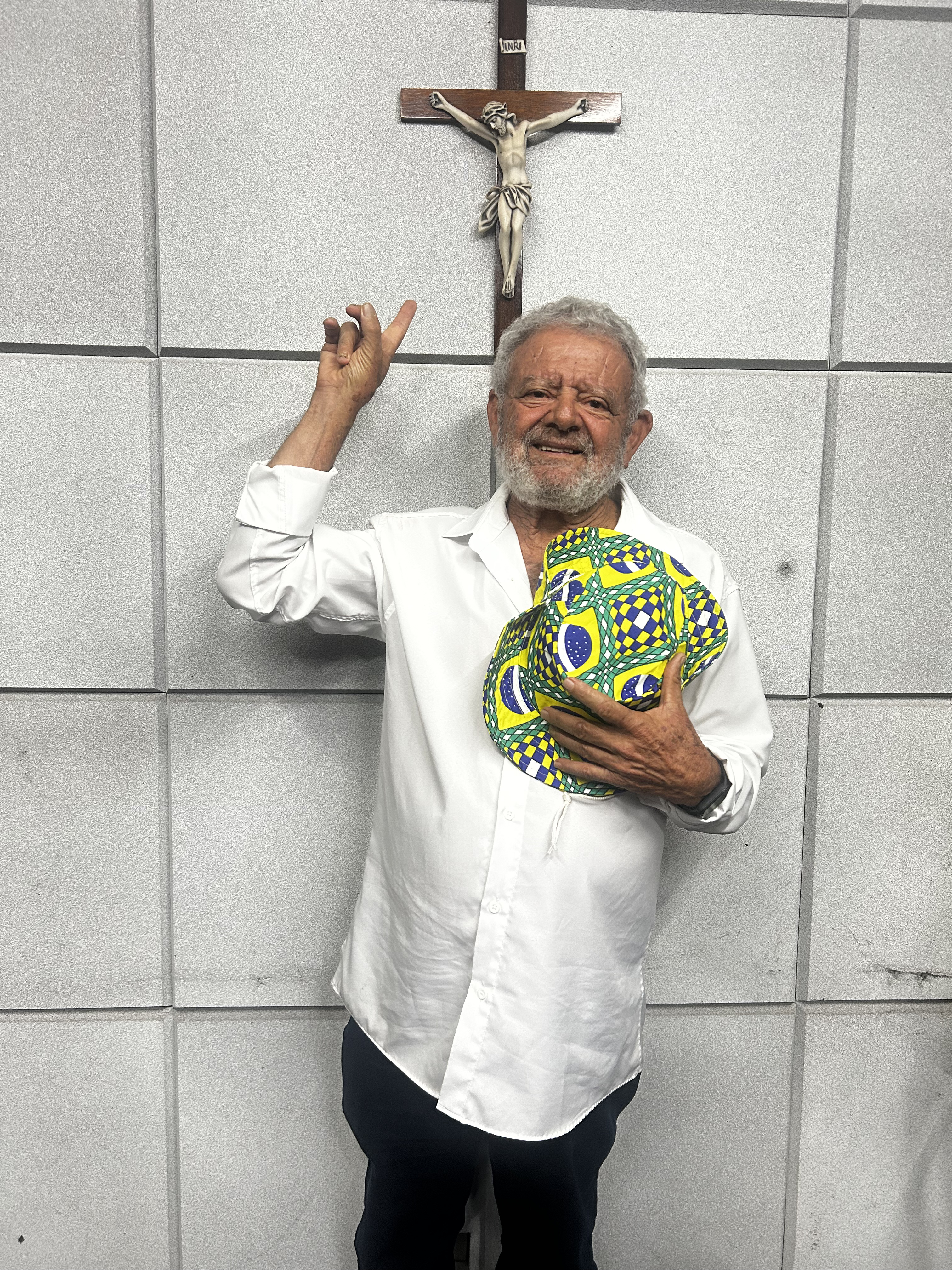 Dr. Célio em retrato vertical